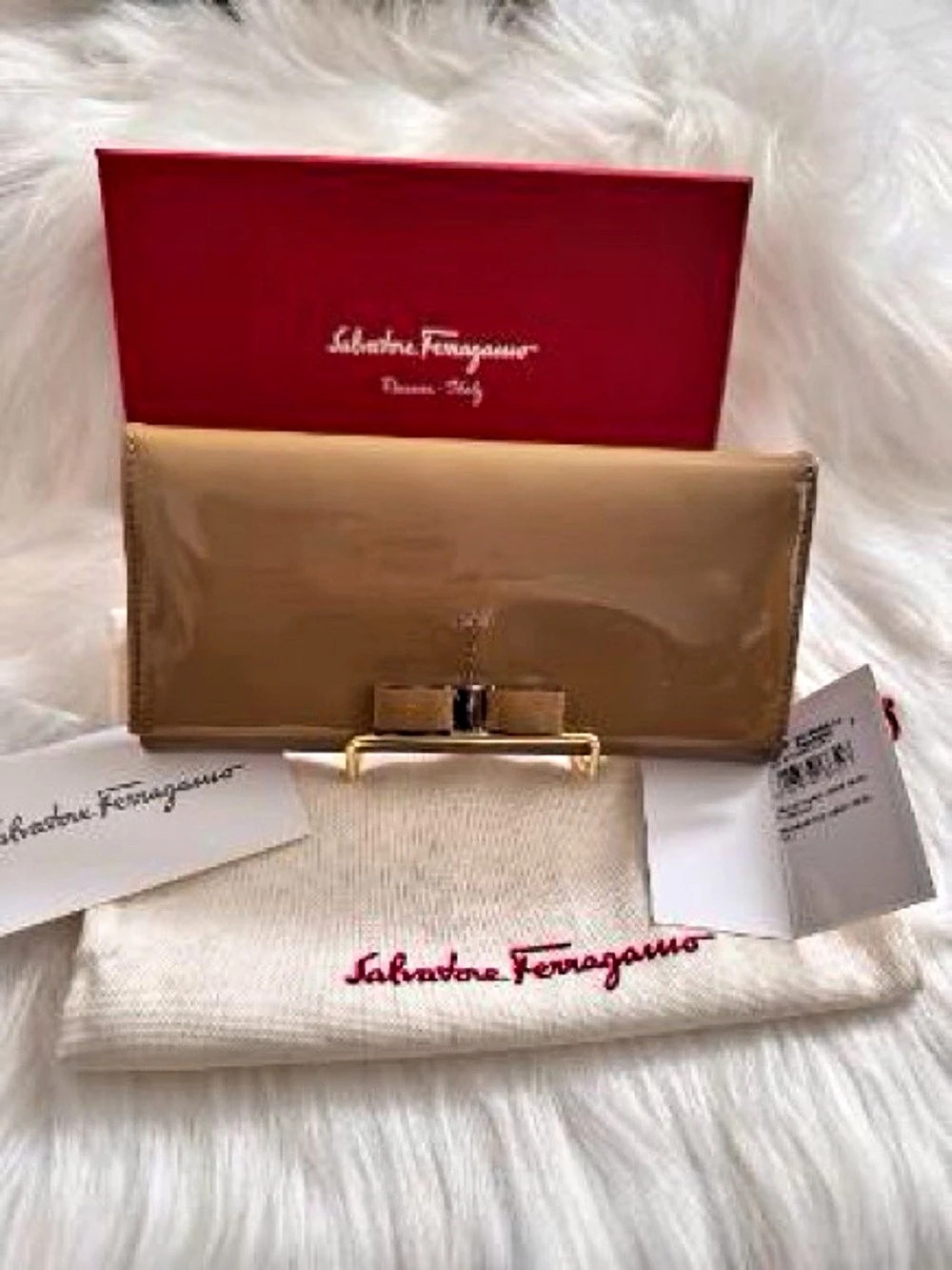 New Salvatore Ferragamo Vara Bow Patent Leather Continental Wallet Brown